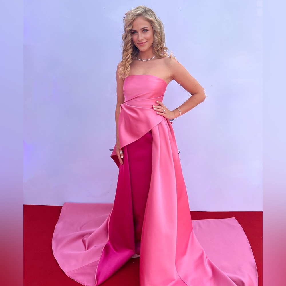 Carolina Herrera Two-Tone Gown, Size 2, worn once! $6,000 Original Price